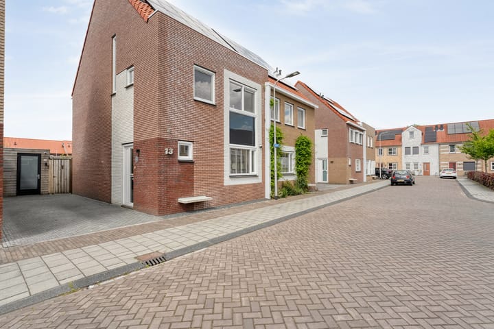 Foto 2 van Stencil 13