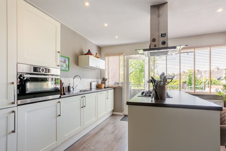 Photo 11 of Azalea 24