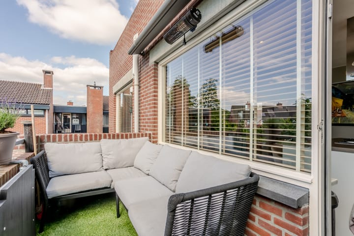 Photo 12 of Azalea 24