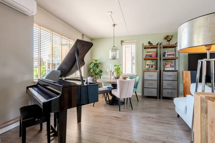 Photo 17 of Azalea 24