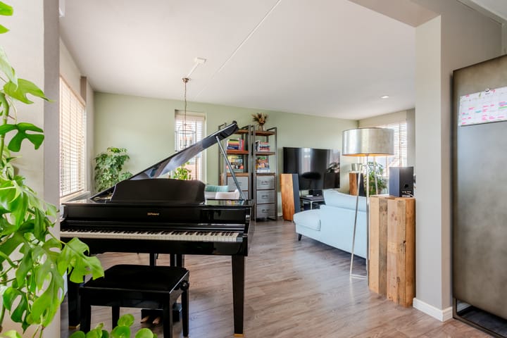 Photo 18 of Azalea 24