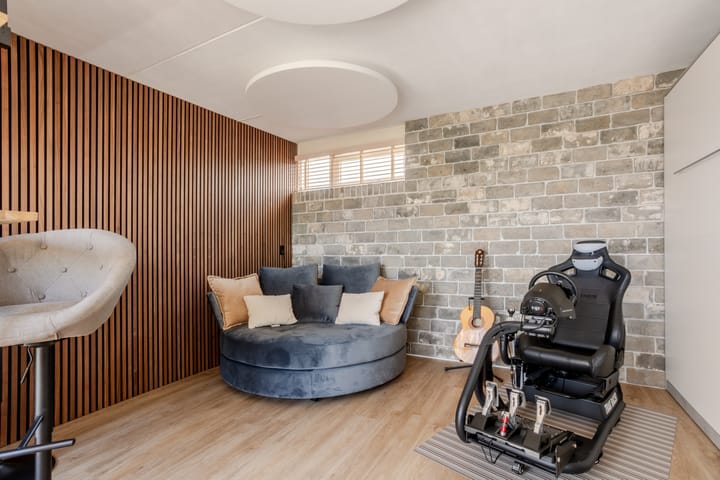 Photo 30 of Azalea 24