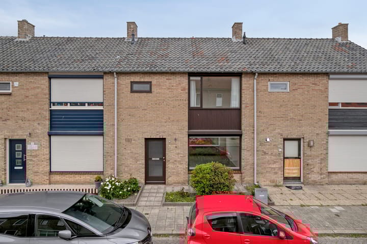 Foto 1 van Raiffeisenstraat 6