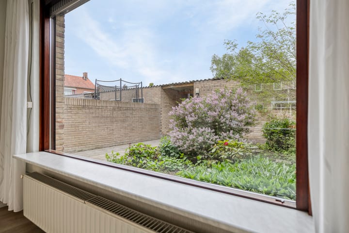 Foto 10 van Raiffeisenstraat 6