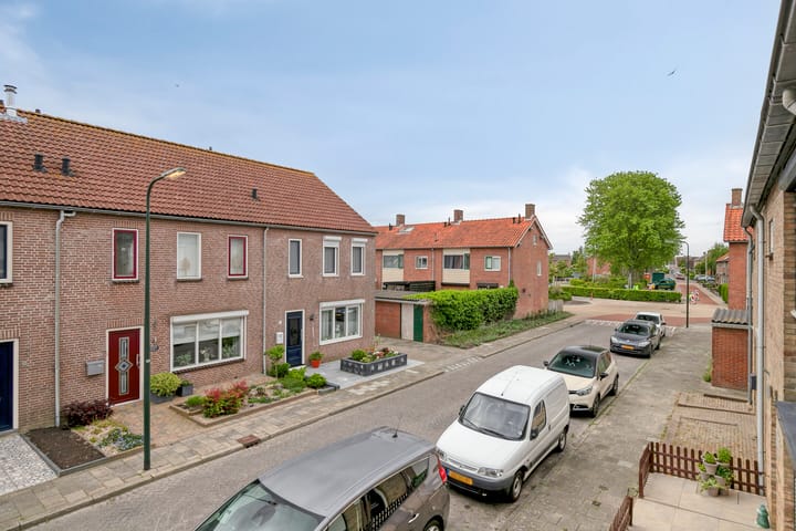 Foto 22 van Raiffeisenstraat 6