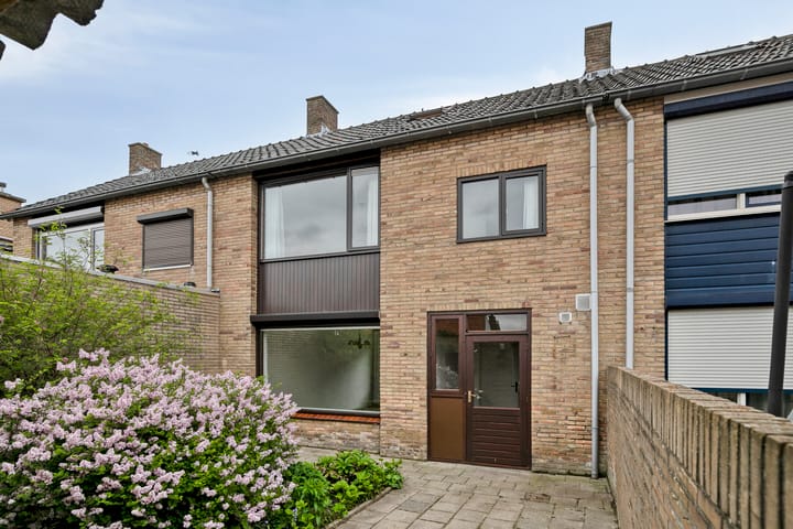 Foto 30 van Raiffeisenstraat 6