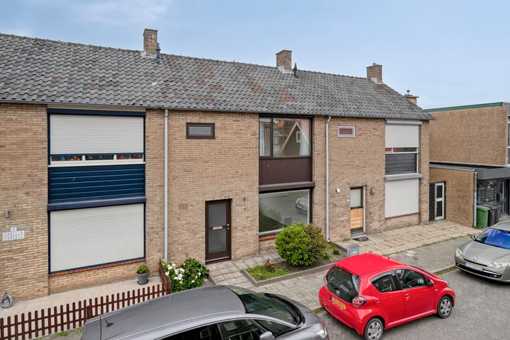 Foto 36 van Raiffeisenstraat 6