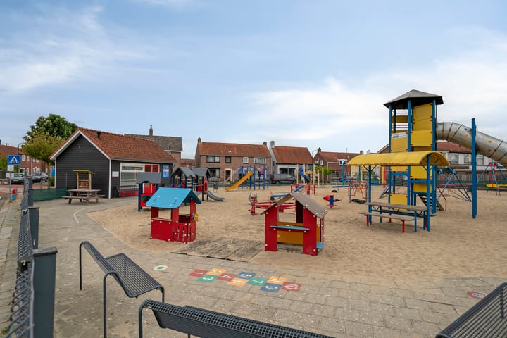 Foto 39 van Raiffeisenstraat 6