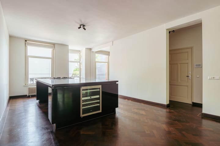 Foto 4 van Van Baerlestraat 66-1