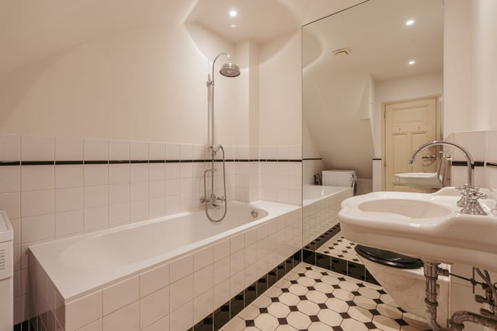 Foto 13 van Van Baerlestraat 66-1