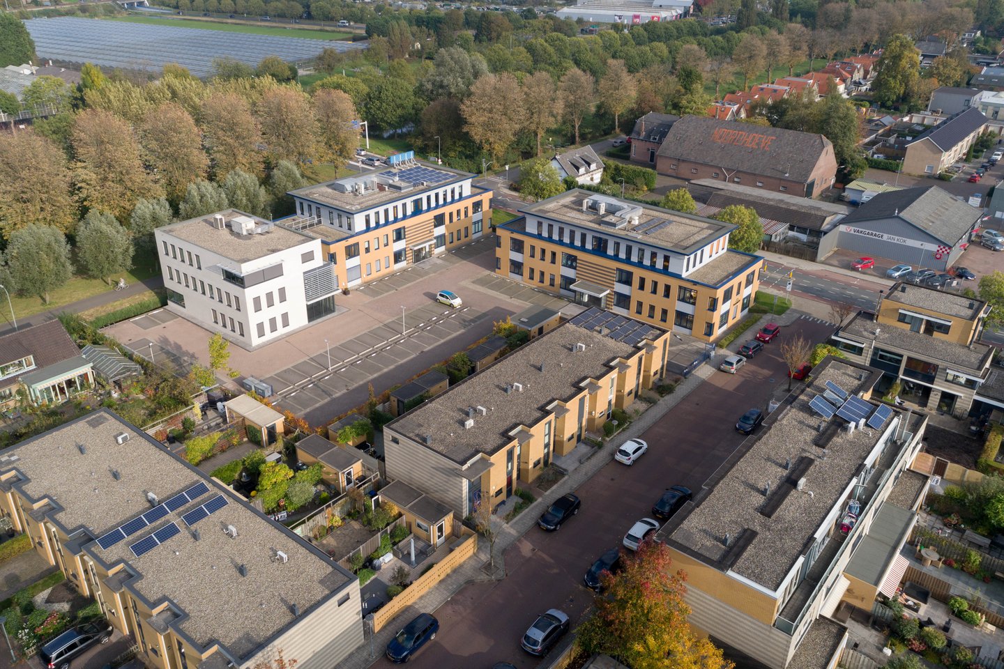 View photo 2 of Noordhoevelaan 54