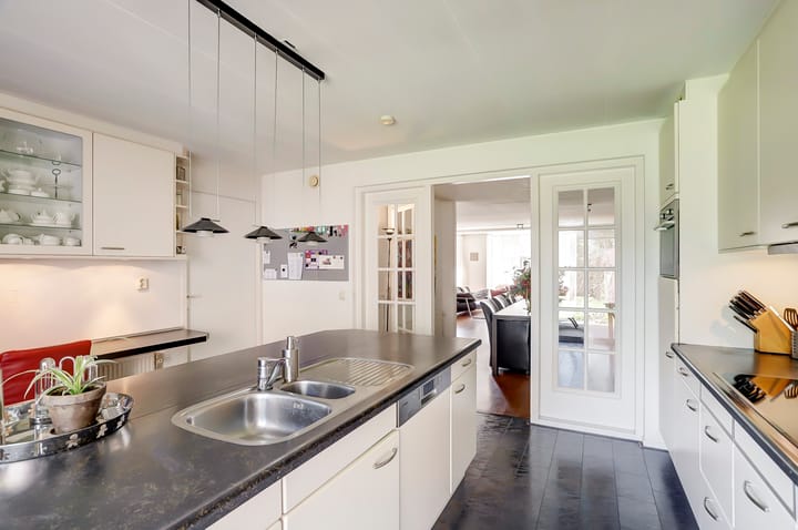 Foto 12 van Leliestraat 44