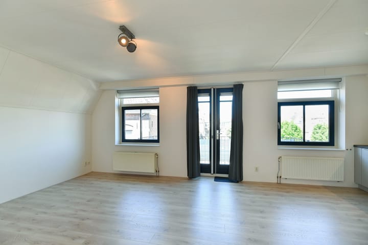 Foto 8 van Oranjestraat 13-C