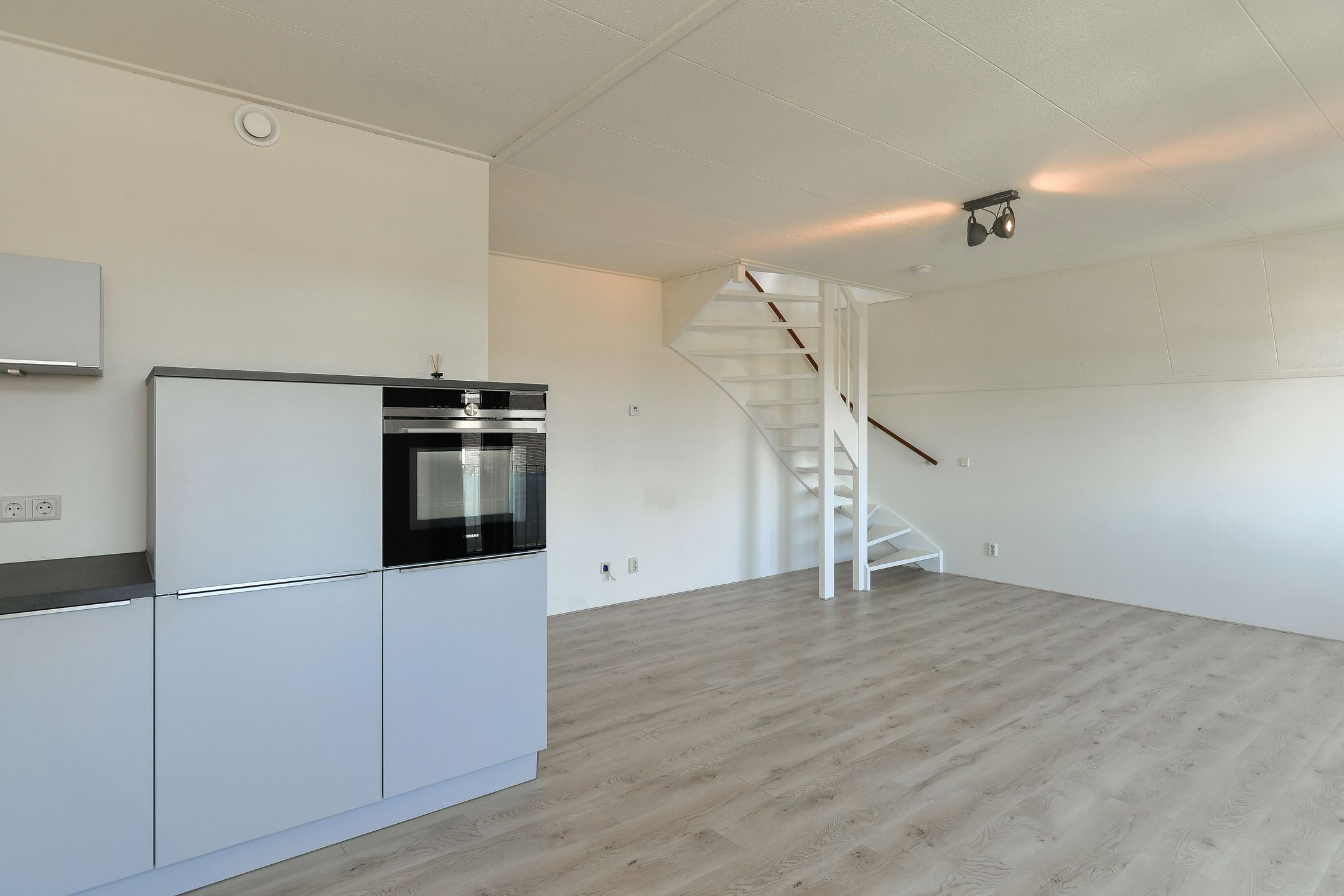 Foto 15 van Oranjestraat 13-C