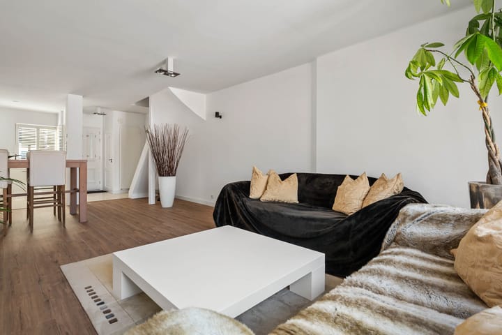 Foto 12 van Van 't Hofflaan 3