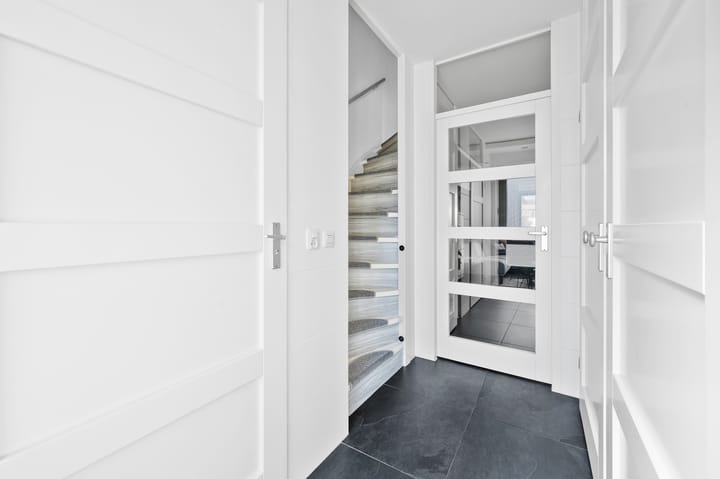 Foto 4 van Gezina van der Molenstr 3