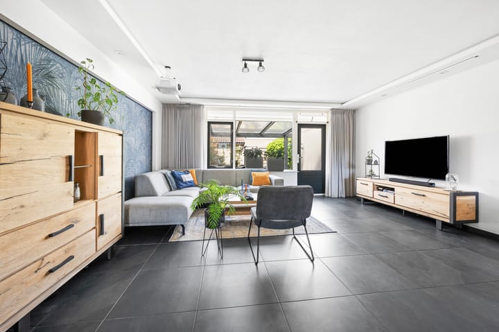 Foto 6 van Gezina van der Molenstr 3