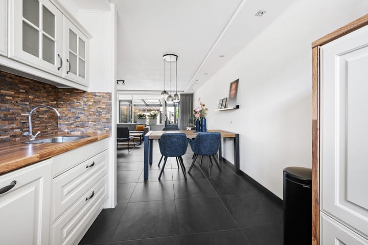 Foto 15 van Gezina van der Molenstr 3