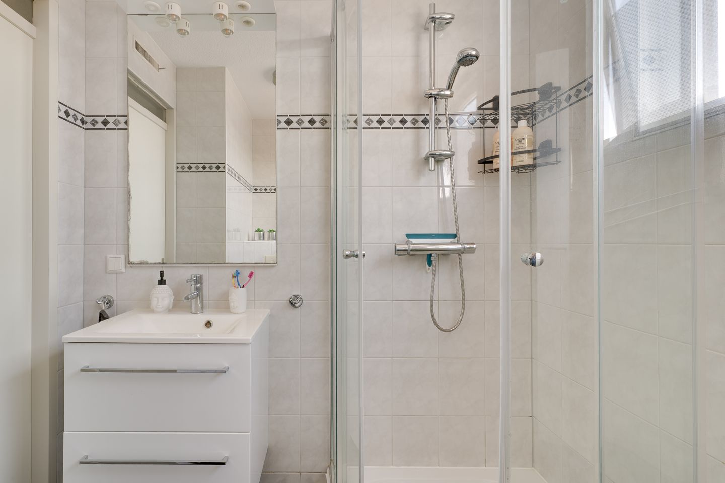 Foto 25 van Navarrastraat 10