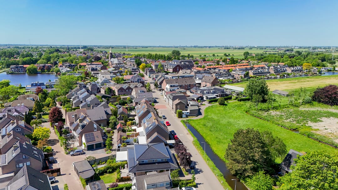 Photo 31 of Voorweg 61