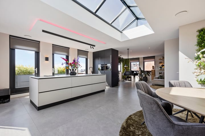 Foto 10 van Wijnstraat 10-J