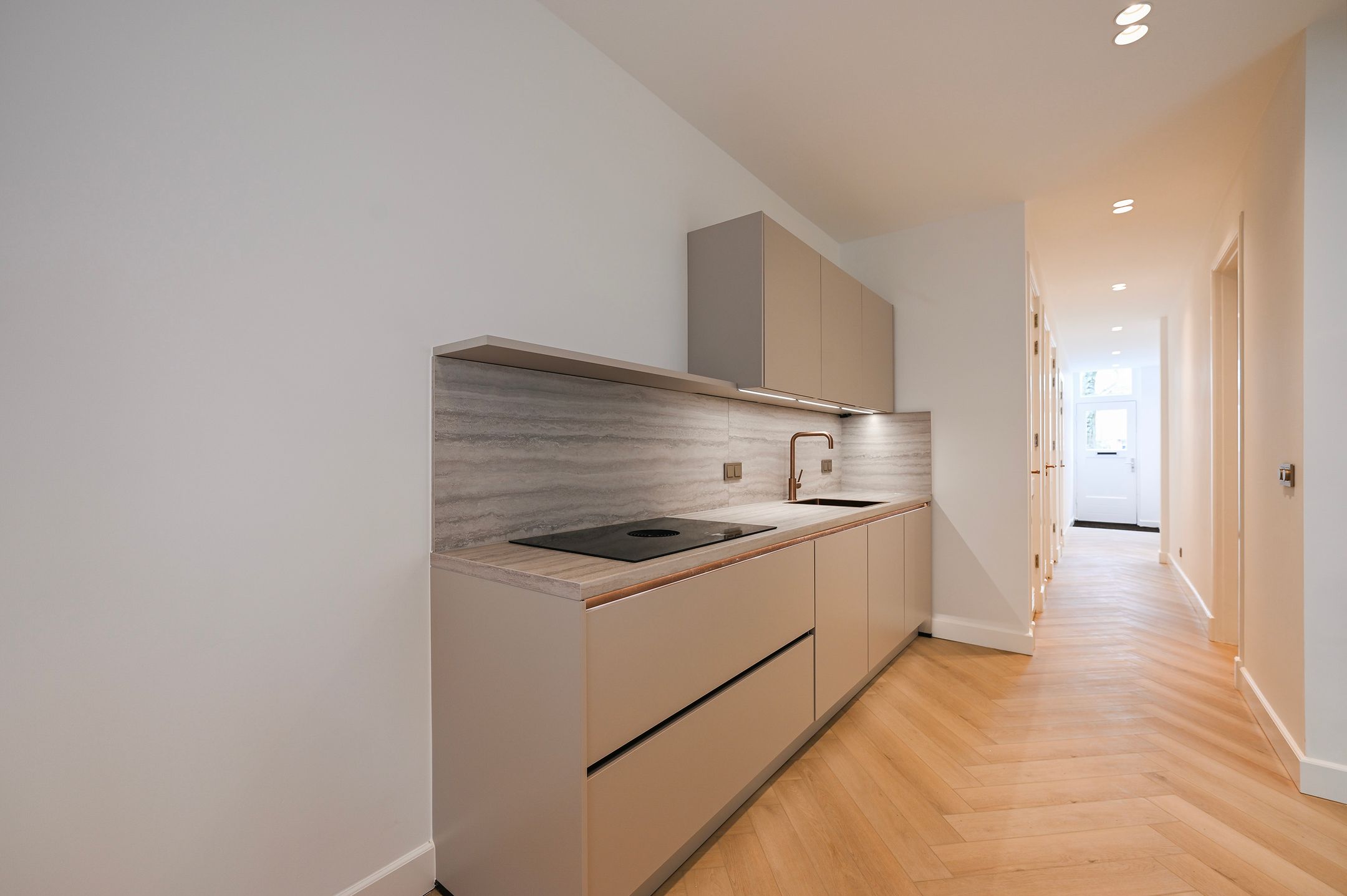 Foto 24 van Newtonplein 64