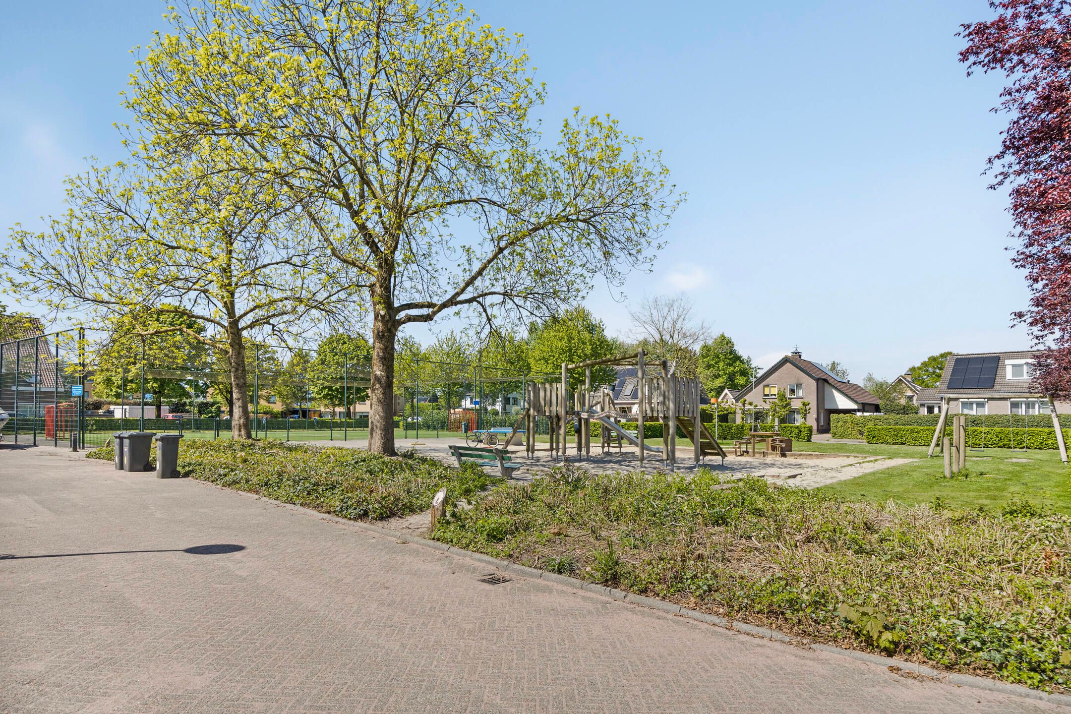 Foto 42 van Hoefsmidlaan 1