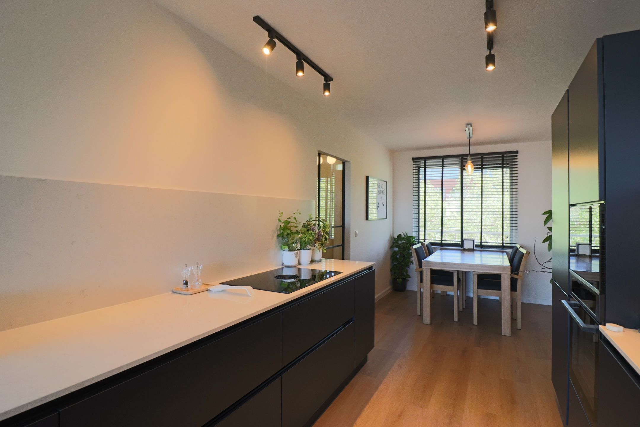 Foto 12 van C. van Eesterenlaan 292