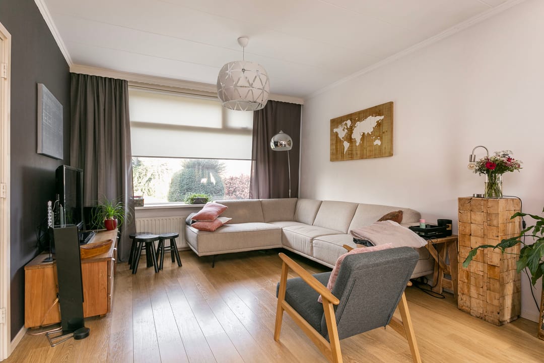 Foto 8 van Tweede Parallelweg 1