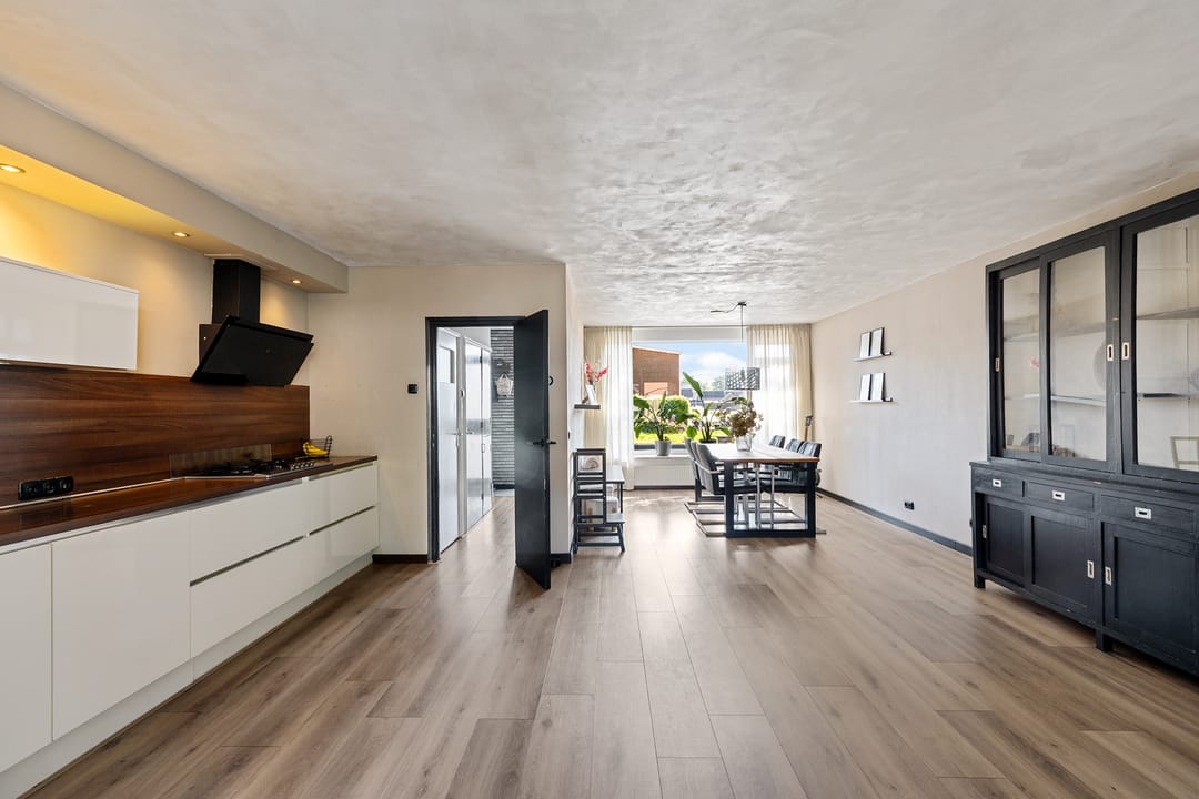 Photo 2 of De Hoven 26