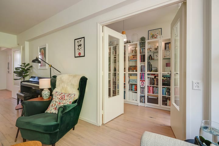 Foto 16 van Uitgeeststraat 10