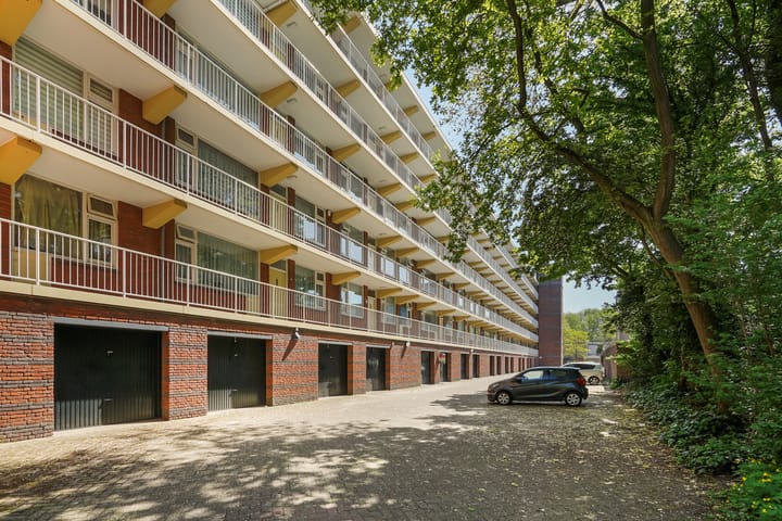 Foto 36 van Uitgeeststraat 10