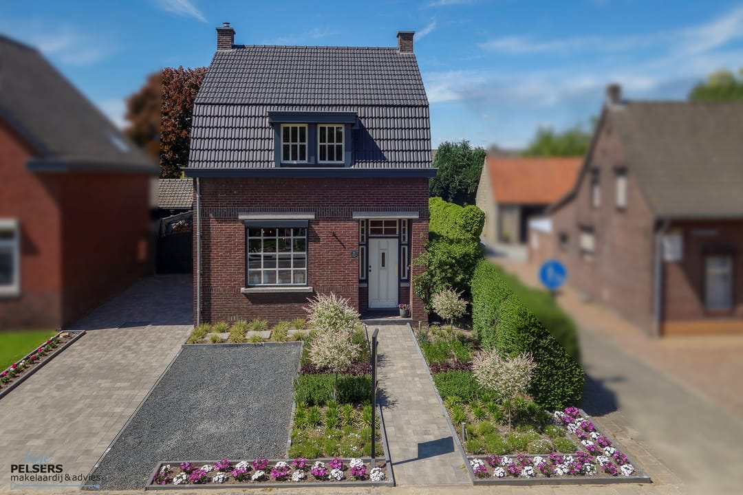 Photo 1 of Pater Claretstraat 9