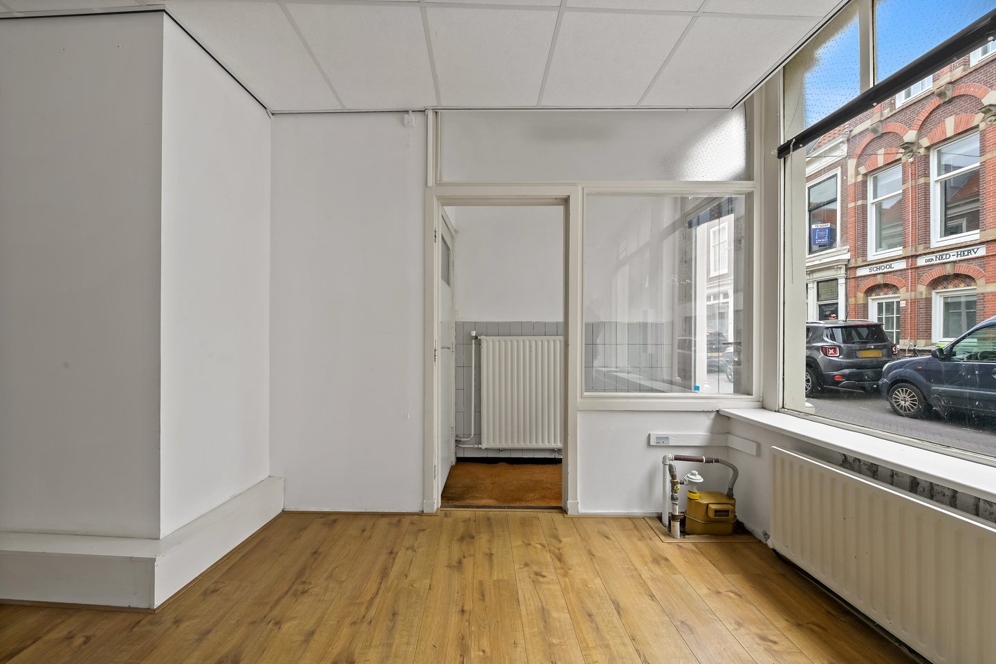 View photo 4 of Westeinde 155