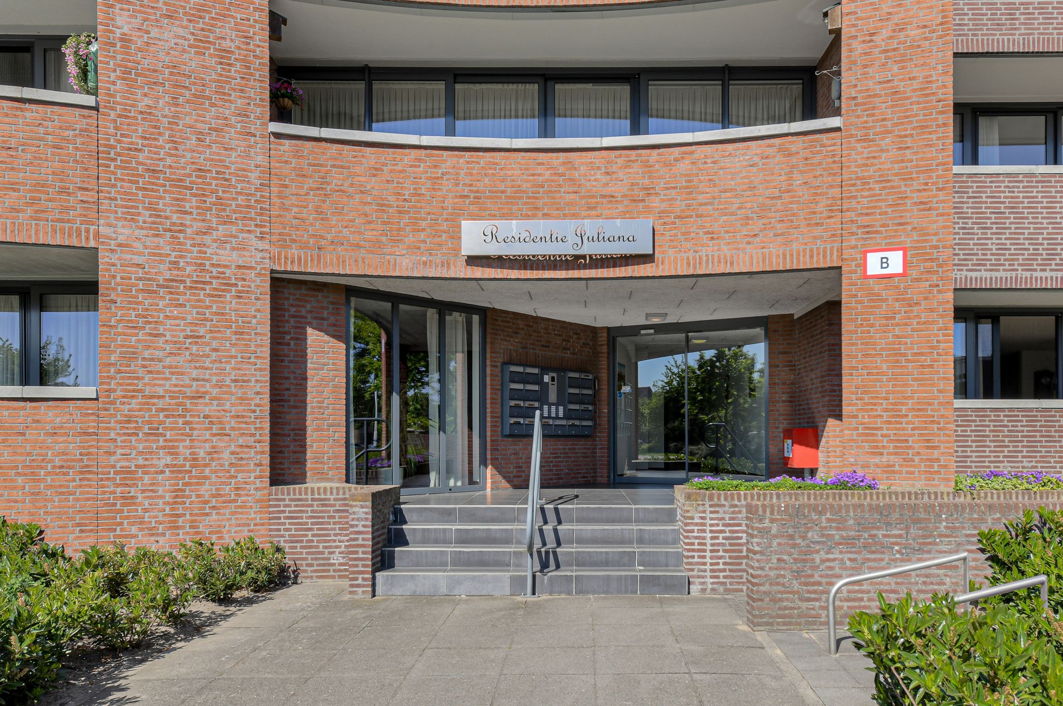 Photo 6 of Van Liedekerkestraat 46