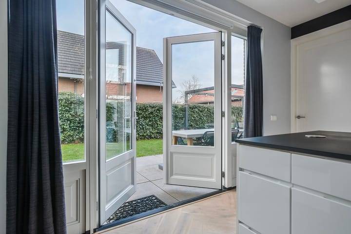 Photo 25 of Laan van Niftarlake 29