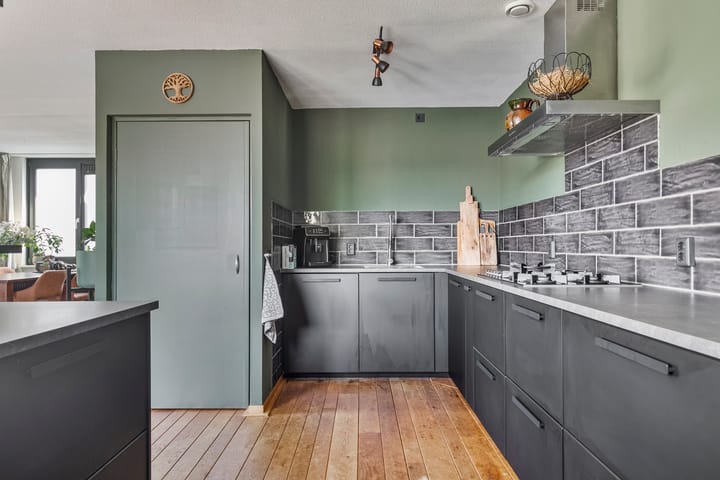 Foto 18 van Van Boetzelaerlaan 126