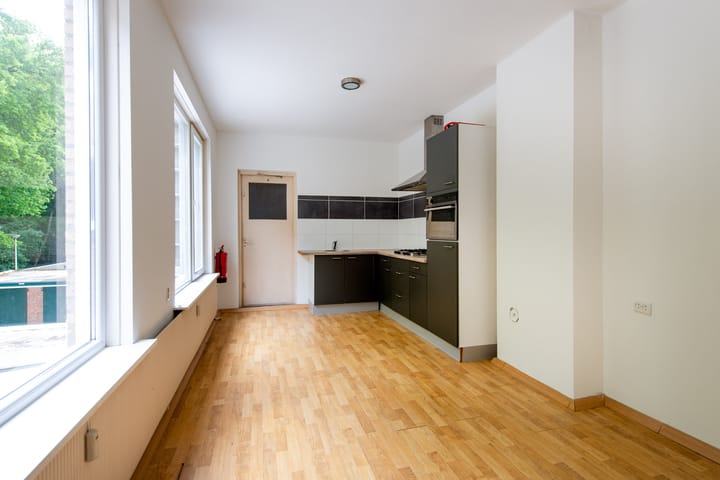 Foto 16 van Voorstraat 160