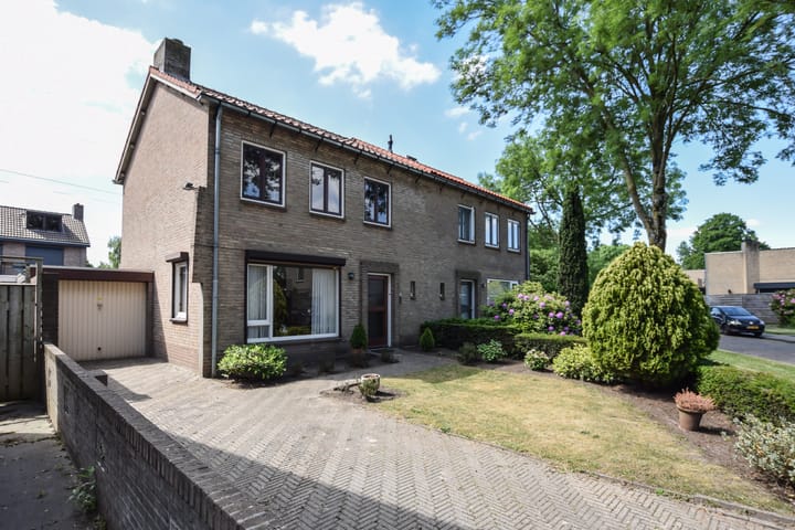 Foto 2 van Van der Eygenweg 5