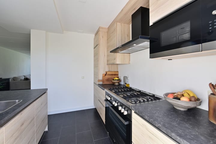 Foto 12 van Bernard van Beeklaan 147