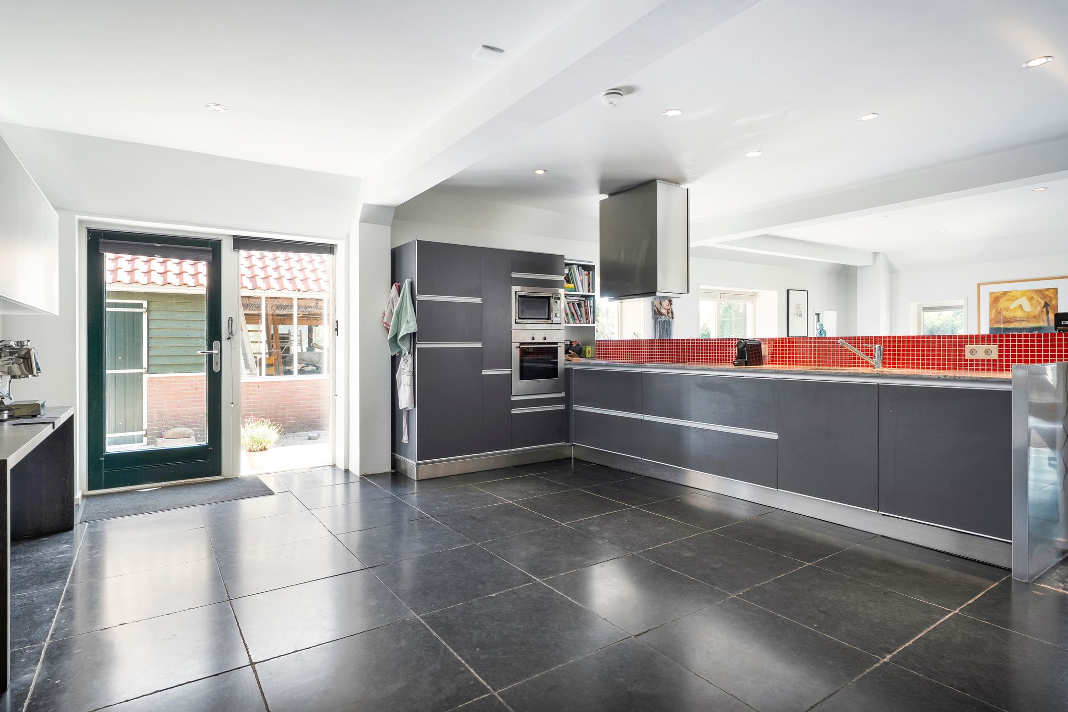 Foto 9 van van Helomaweg 4-A