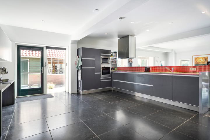 Foto 9 van van Helomaweg 4-A