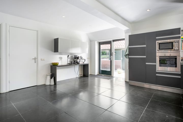 Foto 10 van van Helomaweg 4-A