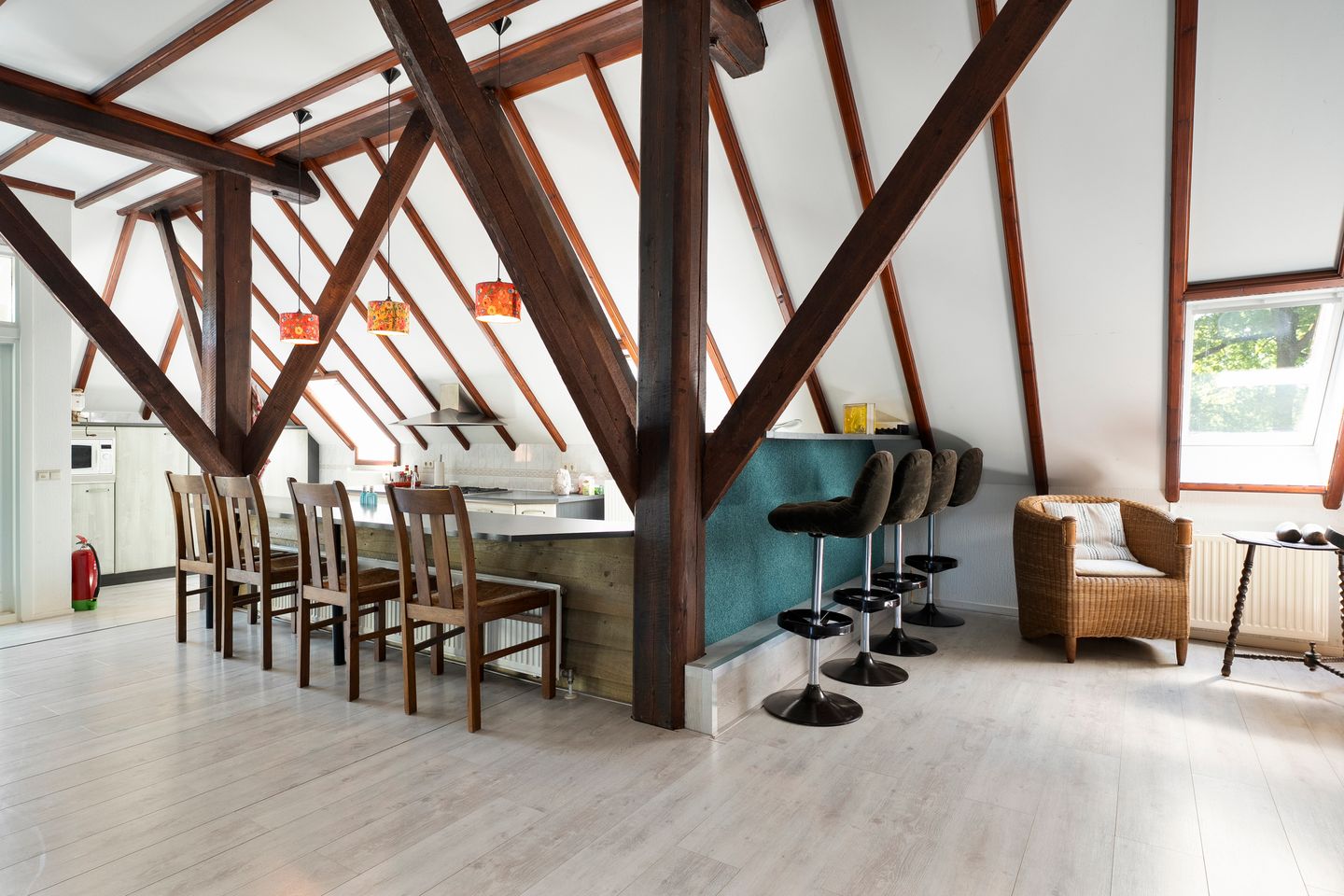 Foto 35 van van Helomaweg 4-A