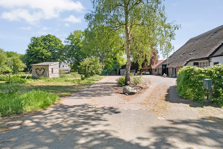 Foto 65 van van Helomaweg 4-A