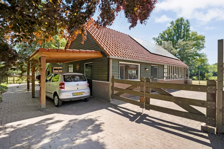 Foto 81 van van Helomaweg 4-A