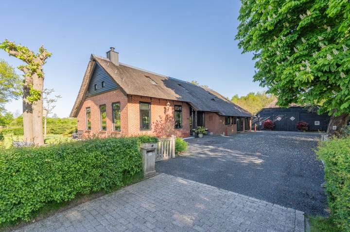 Photo 2 of Zeijerstroeten 22