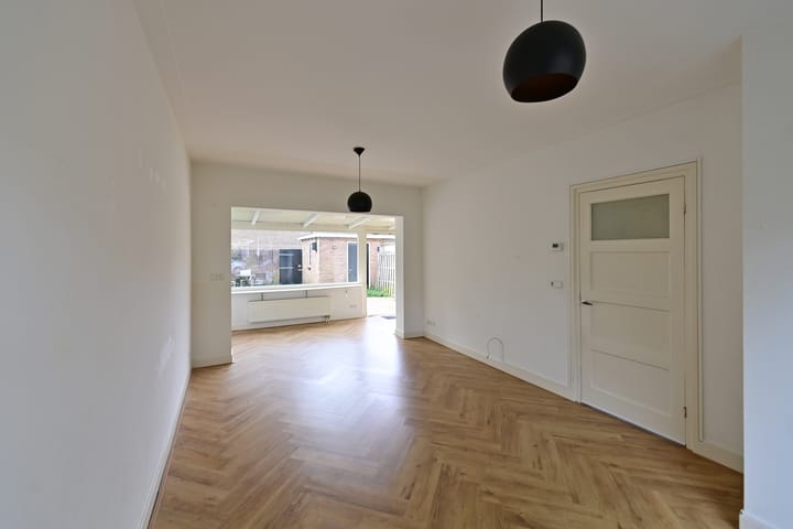 Foto 2 van P.M.R. Versteeghstraat 6