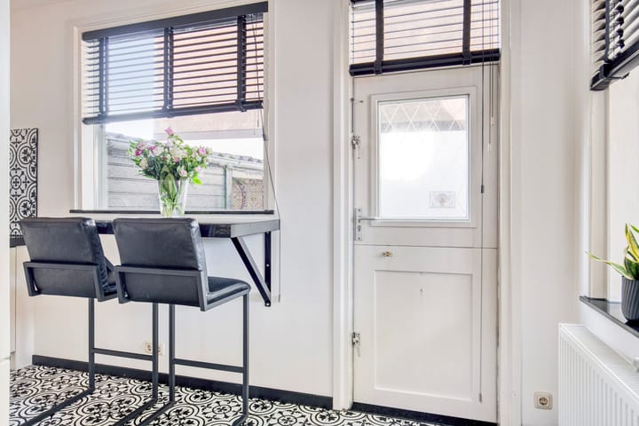 Photo 10 of Houweningestraat 6