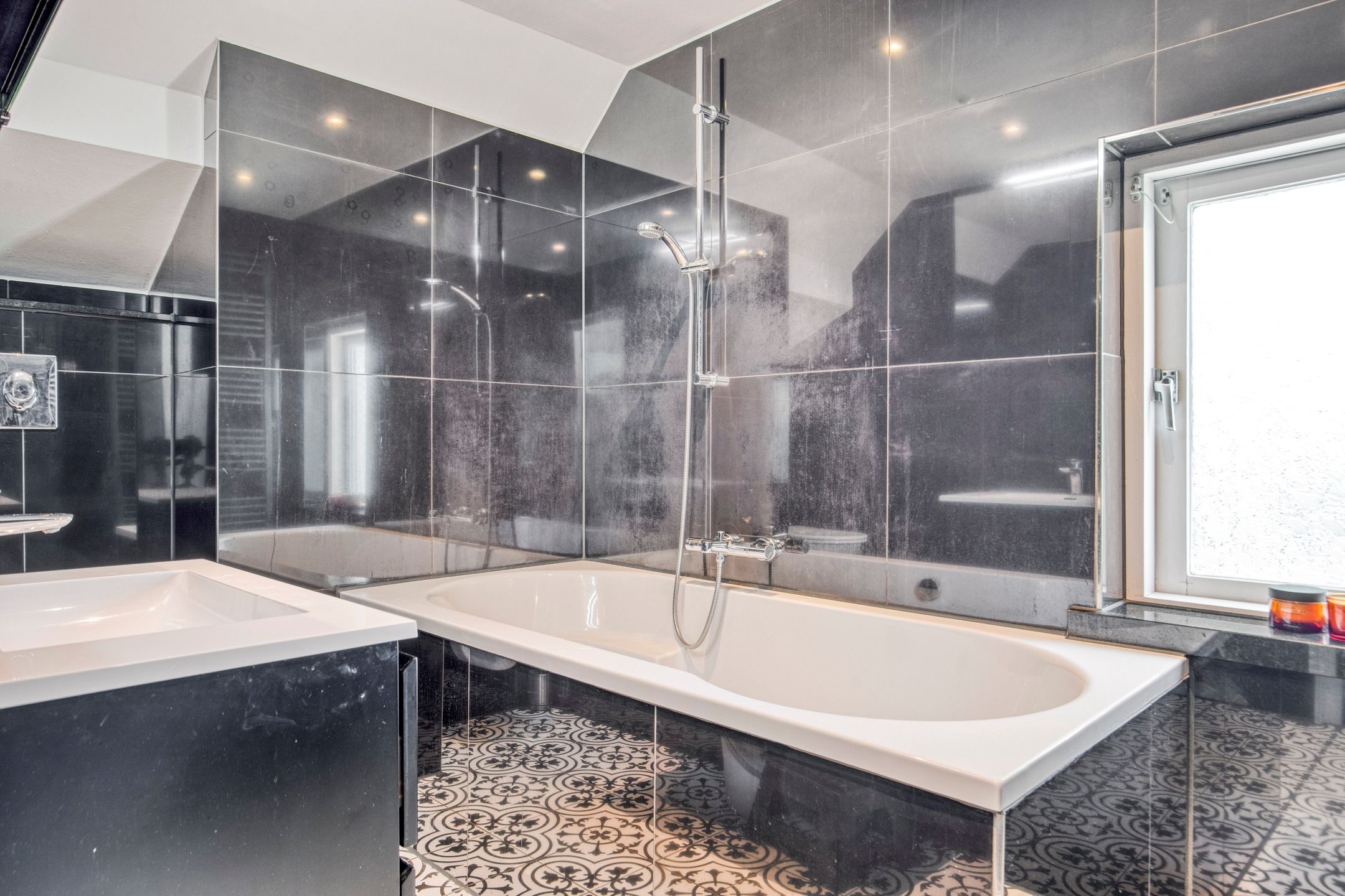 Foto 27 van Houweningestraat 6